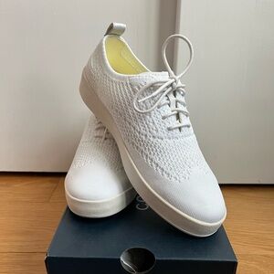 NIB Size 6 Cole Haan sneakers